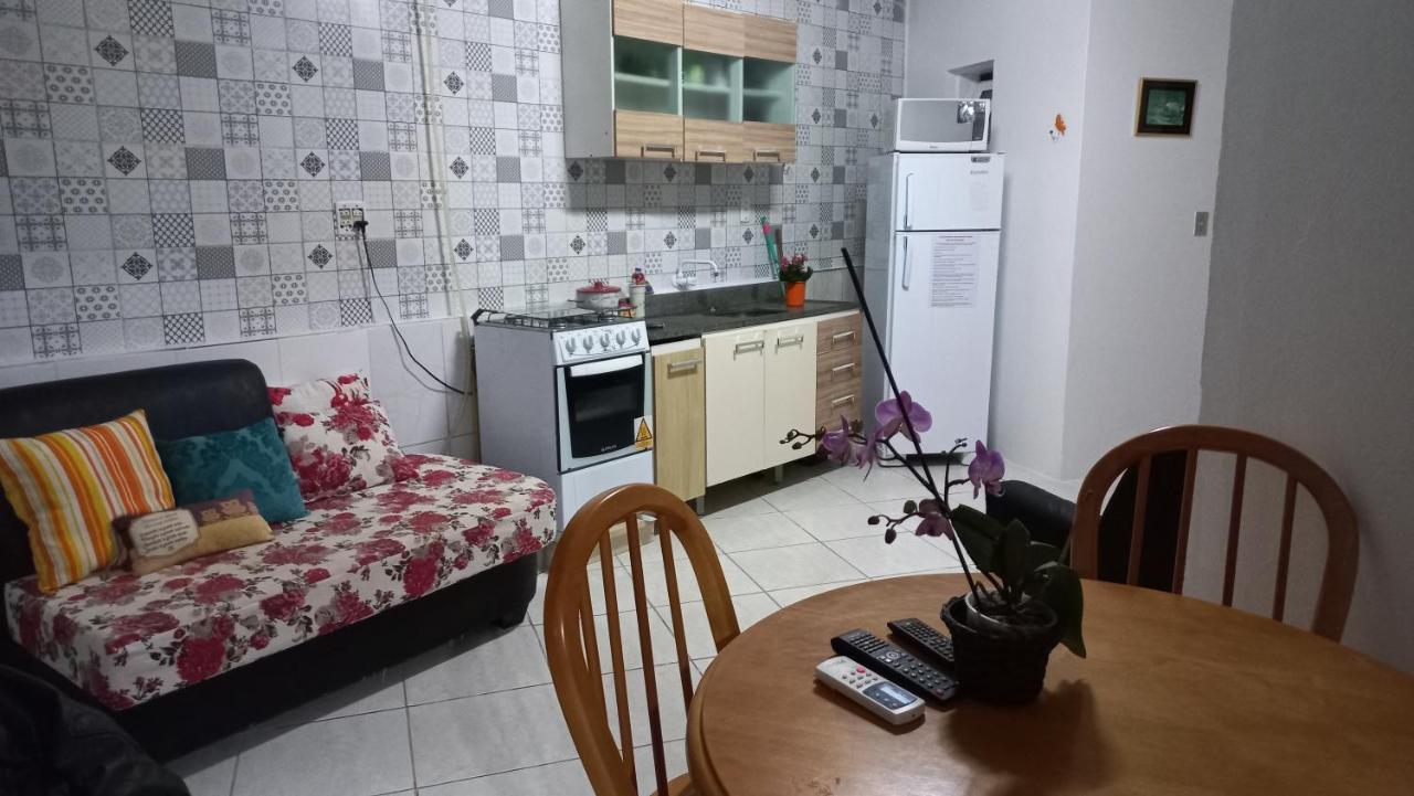 Cozinha Equipada Em Apartamento Para Alugar Em Torres Rs Exteriér fotografie